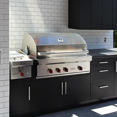 BLACK AND WHITE TILED KITCHEN